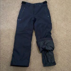 UA boys lined snow pants Medium